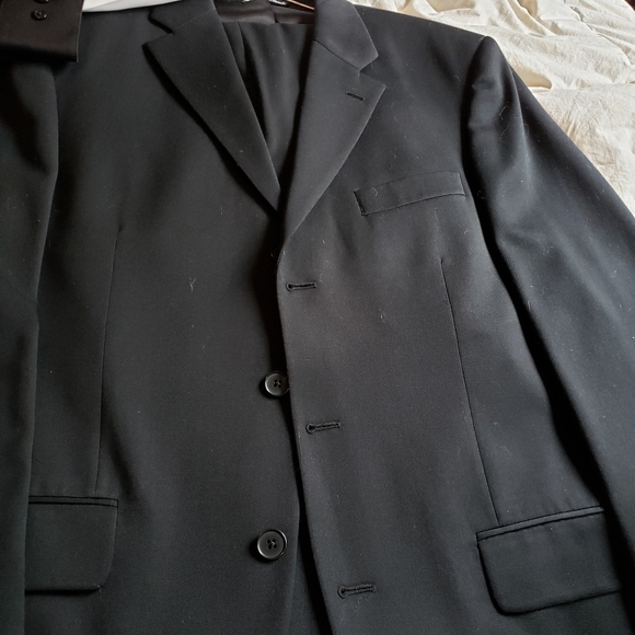 Men's suits like new.  Worn once or twice each. - Picture 5 of 16